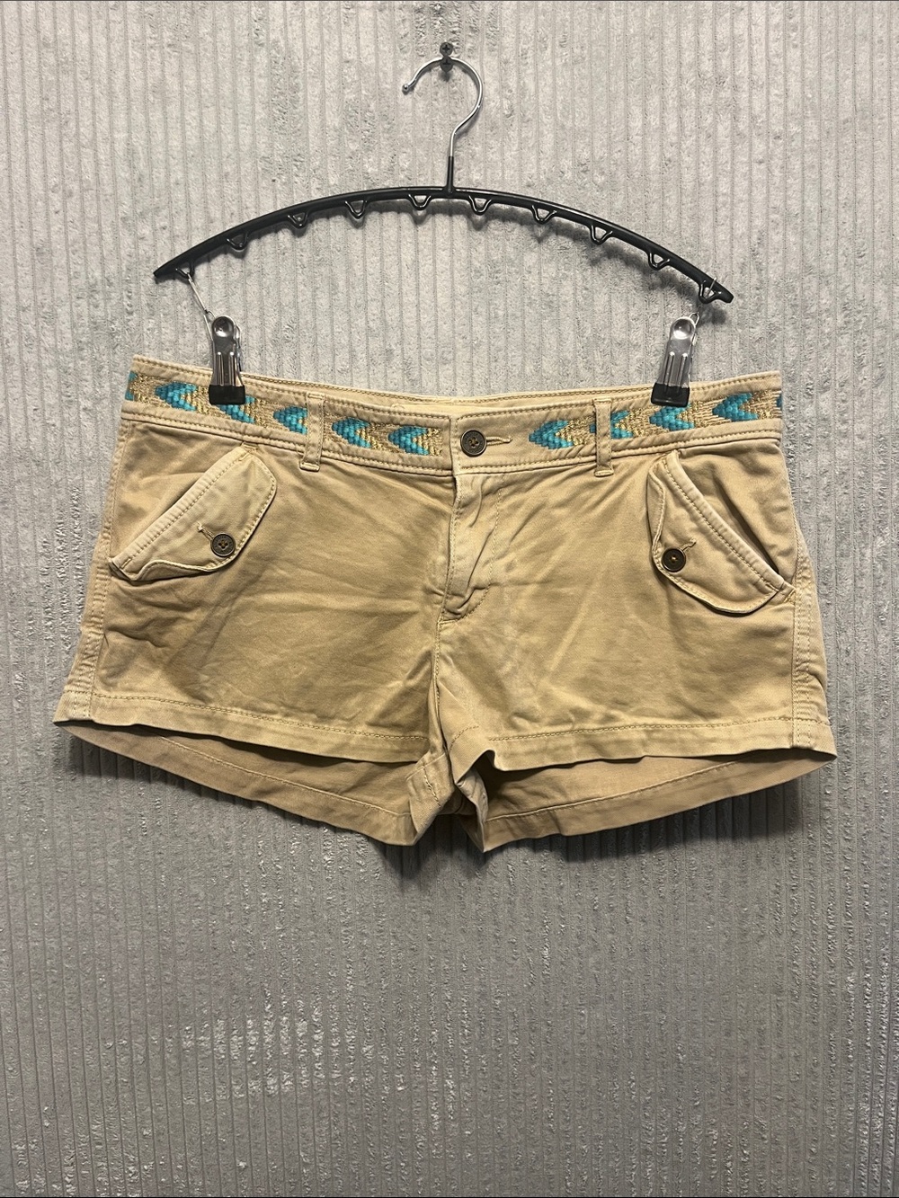 Hollister Beige Cotton Shorts with Turquoise Waist Embroidery 28
